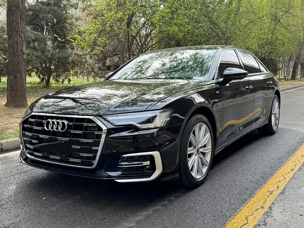 Audi A6L — фото 1