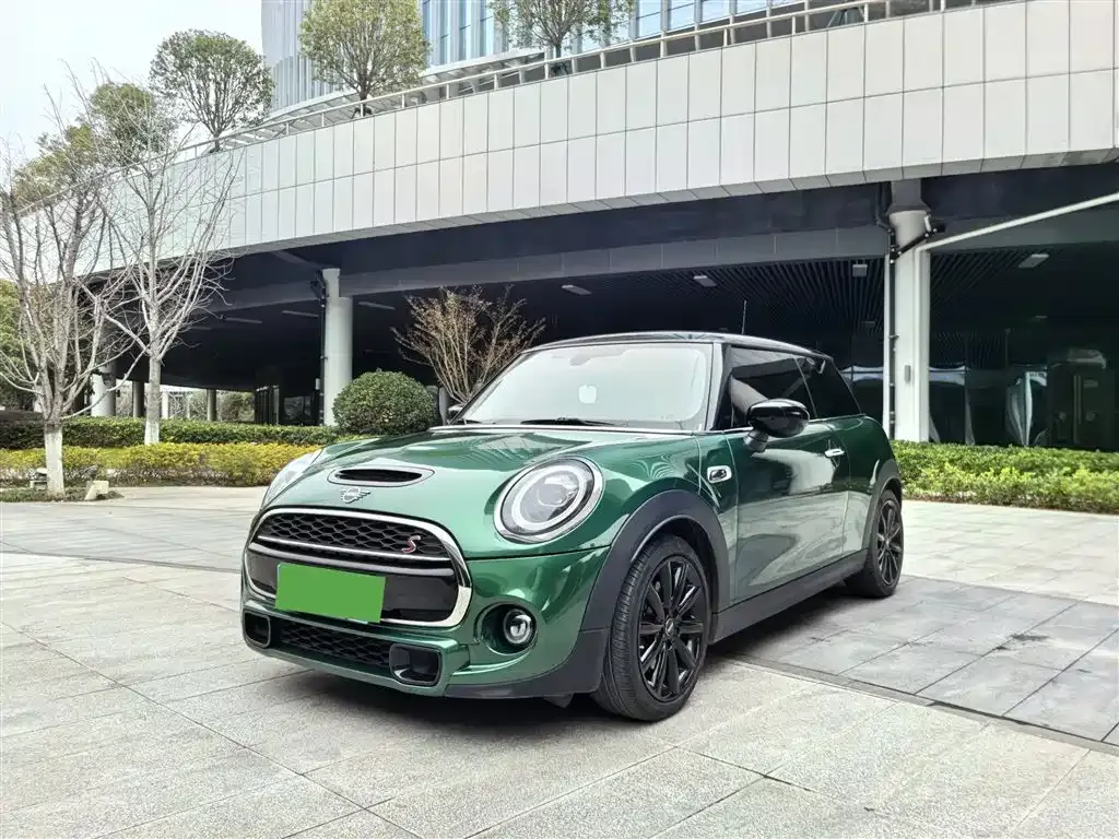 MINI Cooper (3-door) — фото 1