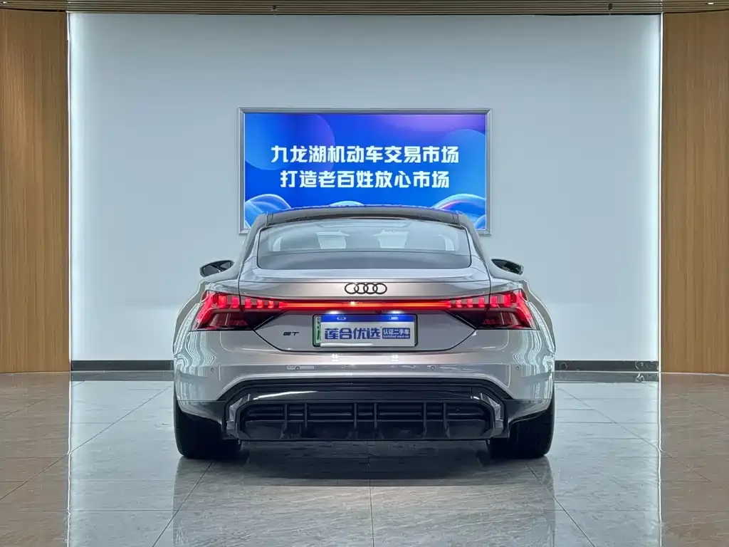 Audi e-tron GT — фото 4