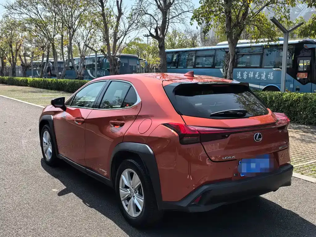 Lexus UX — фото 6