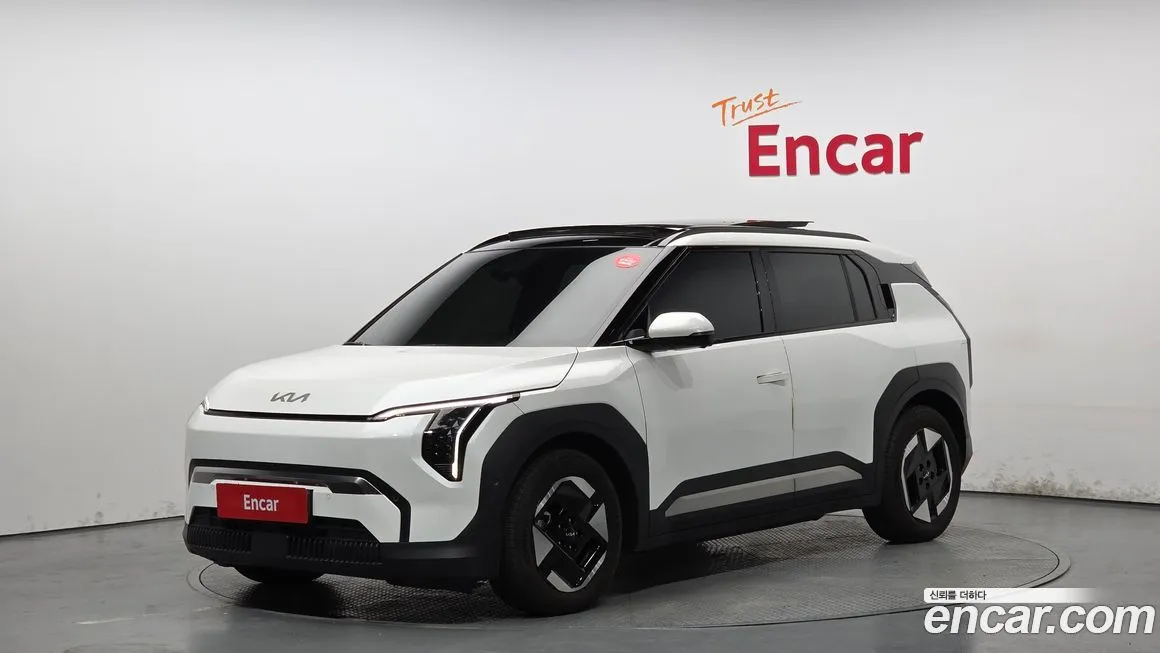 Kia EV3 — фото 1