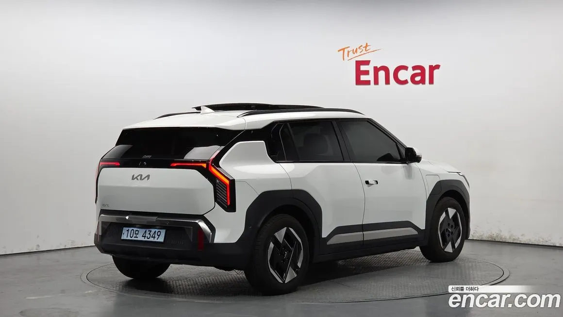 Kia EV3 — фото 8