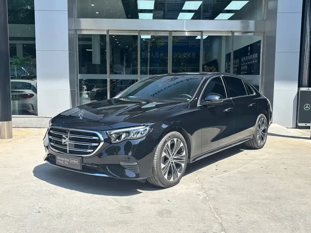 Mercedes-Benz E-Class — фото 1
