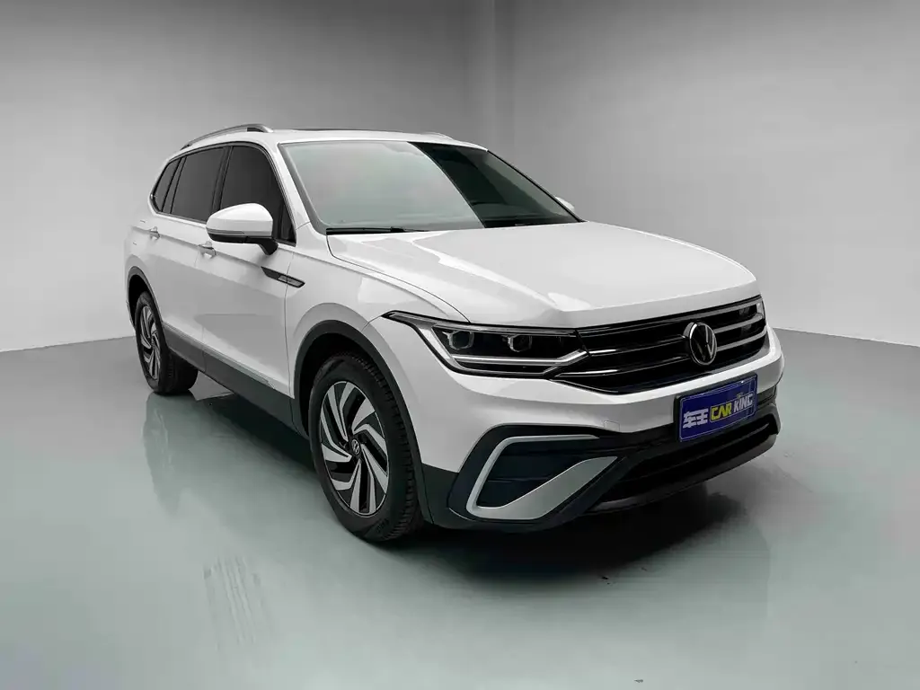 Volkswagen Tiguan L — фото 4