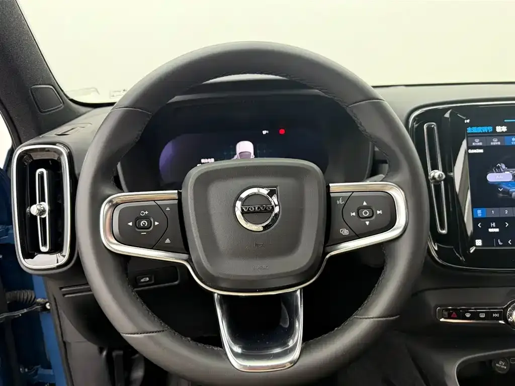 Volvo C40 — фото 4