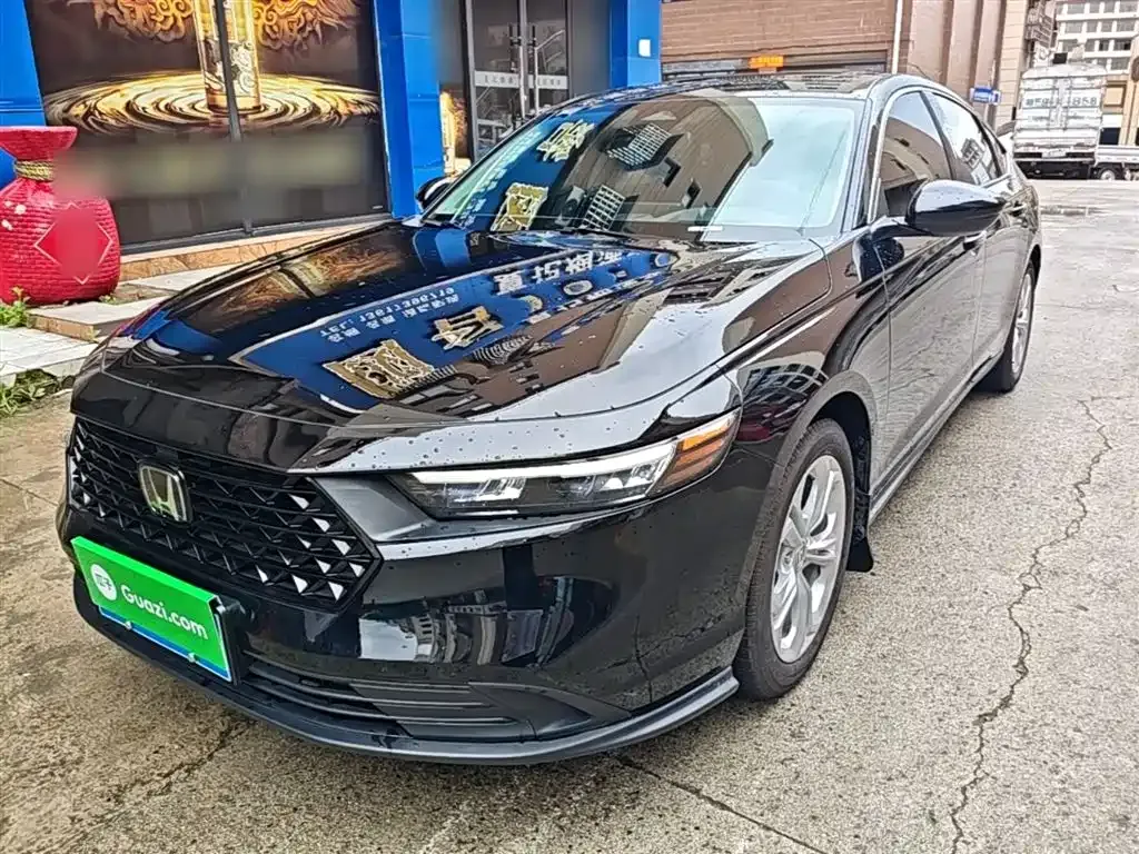 Honda Accord — фото 1