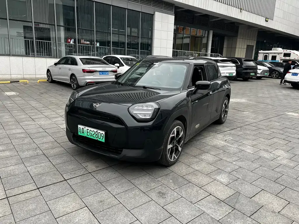 MINI Aceman EV — фото 1