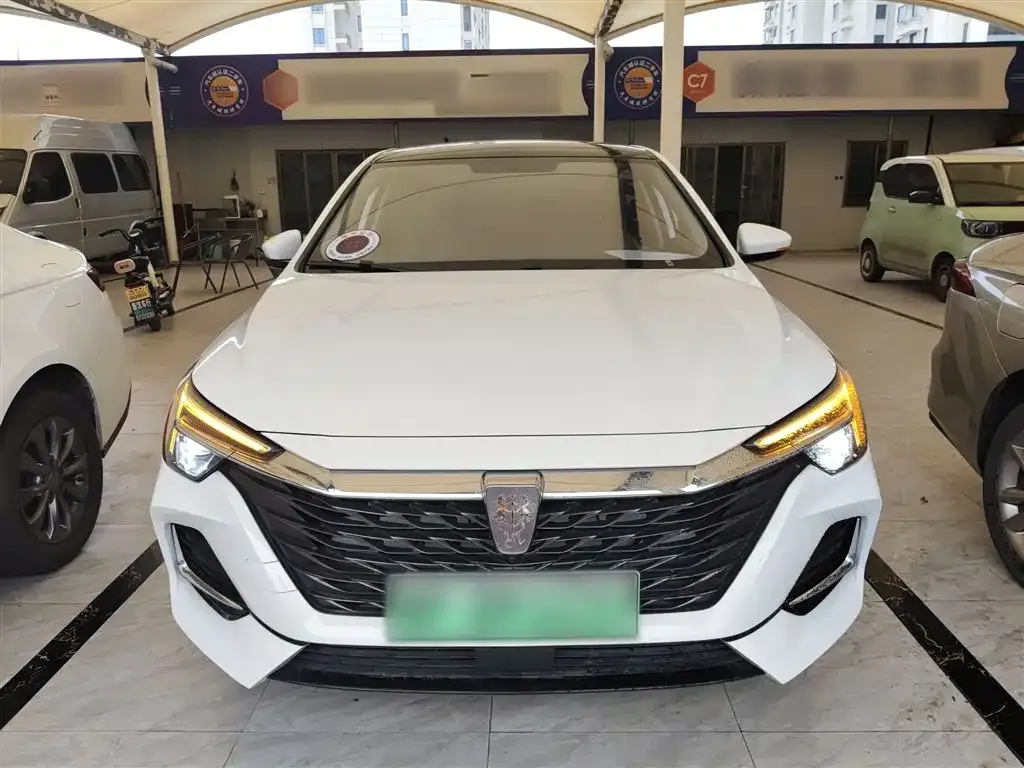 Roewe i6 MAX New Energy — фото 4