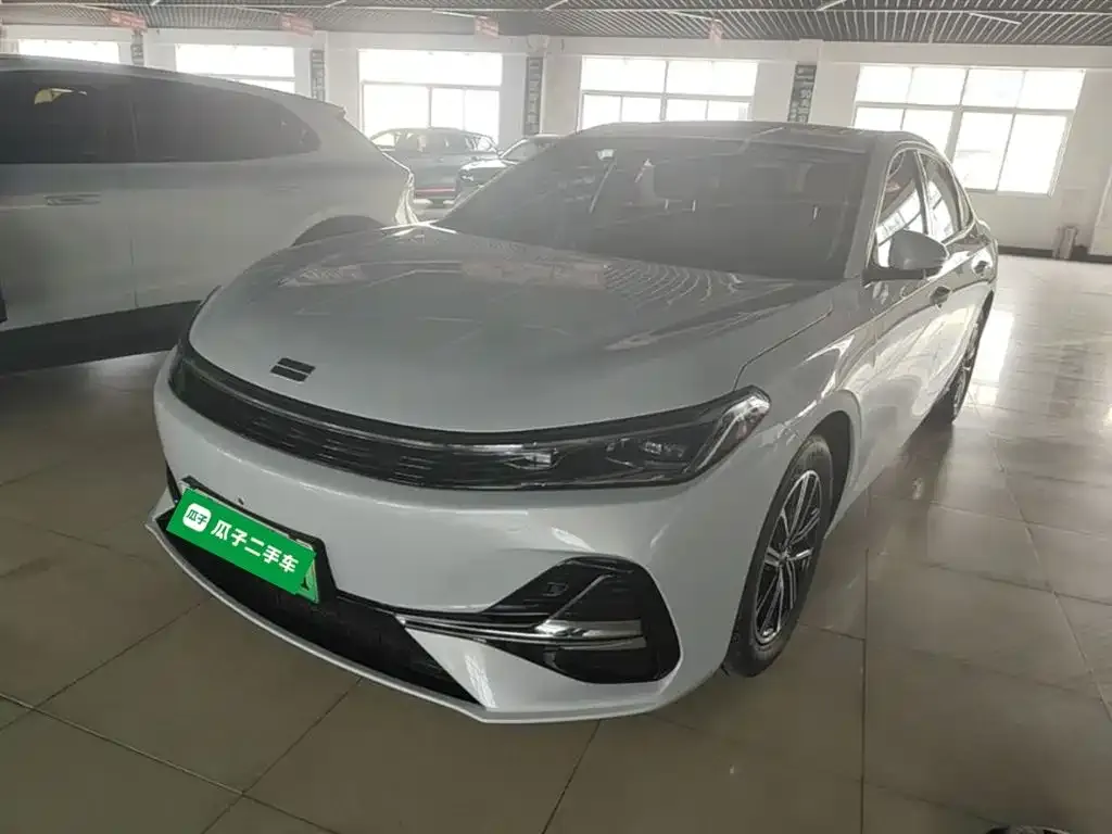 Geely Galaxy A7 — фото 1