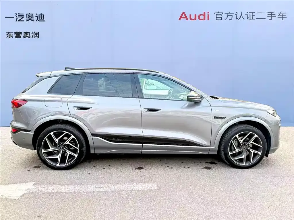 Audi Q6L e-tron — фото 2