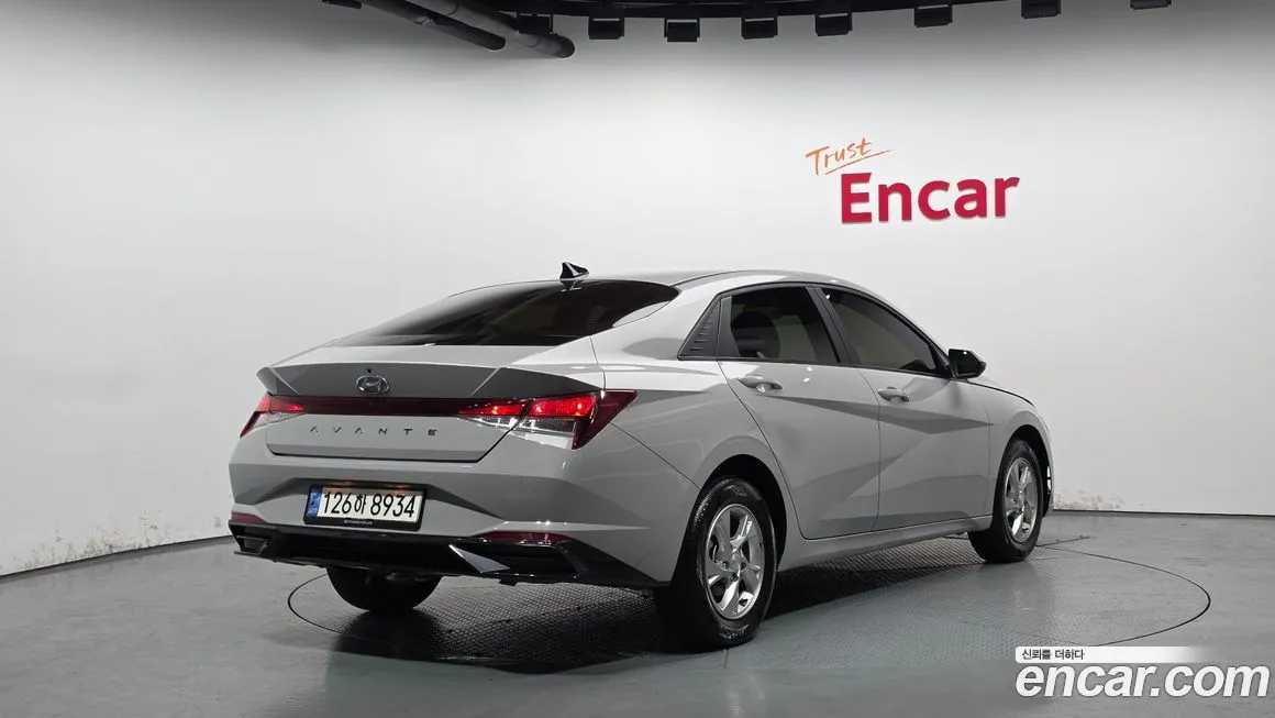 Hyundai AVANTE — фото 3