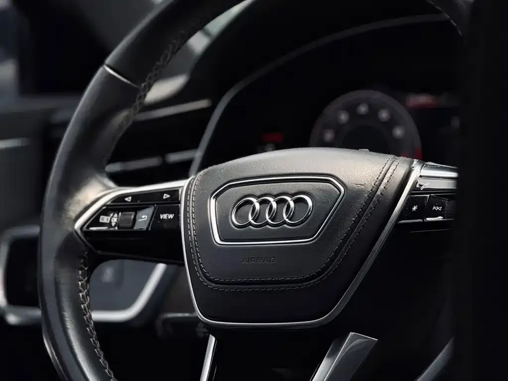 Audi A6L — фото 6