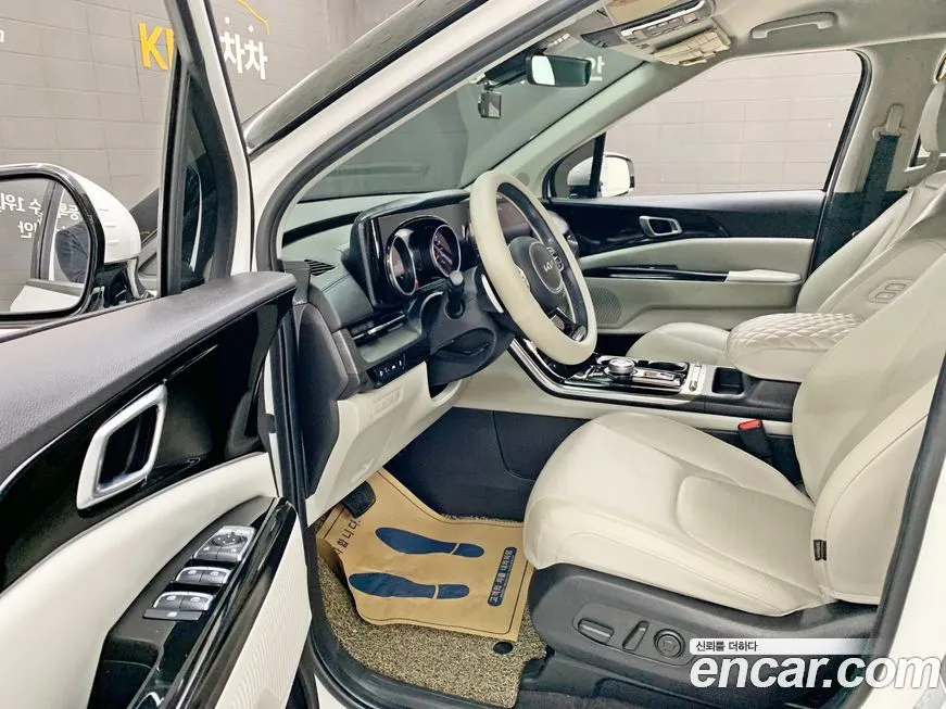 Kia Carnival — фото 10