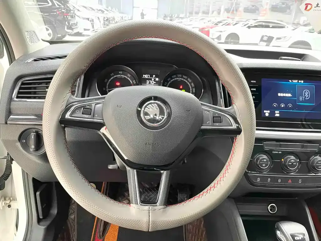 Skoda Kamiq — фото 7