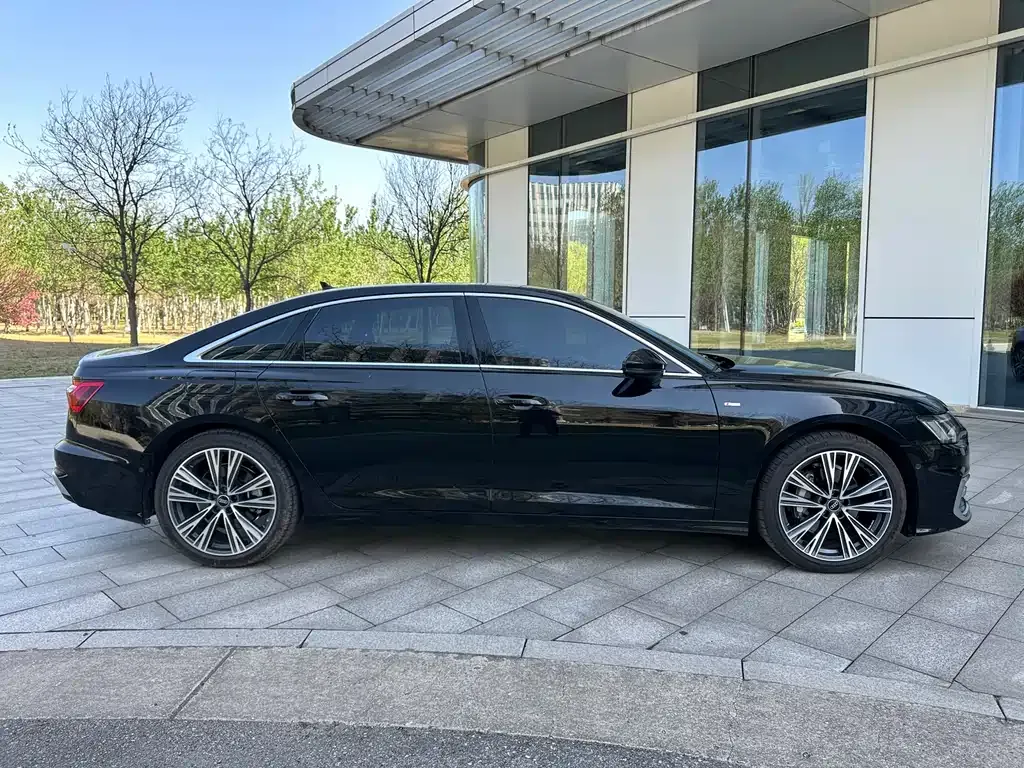 Audi A6L — фото 10