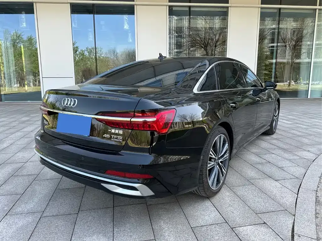Audi A6L — фото 4