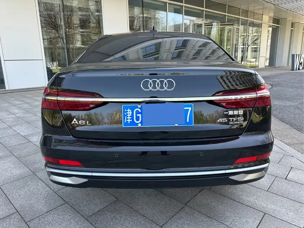 Audi A6L — фото 7