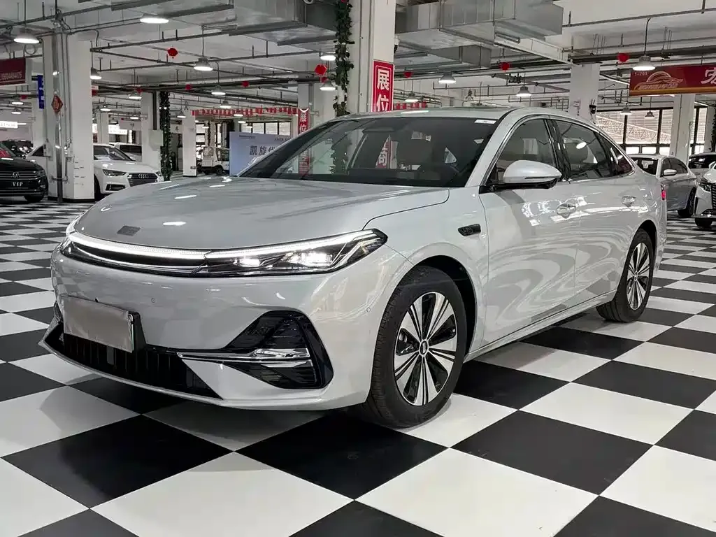Geely Galaxy A7 — фото 1