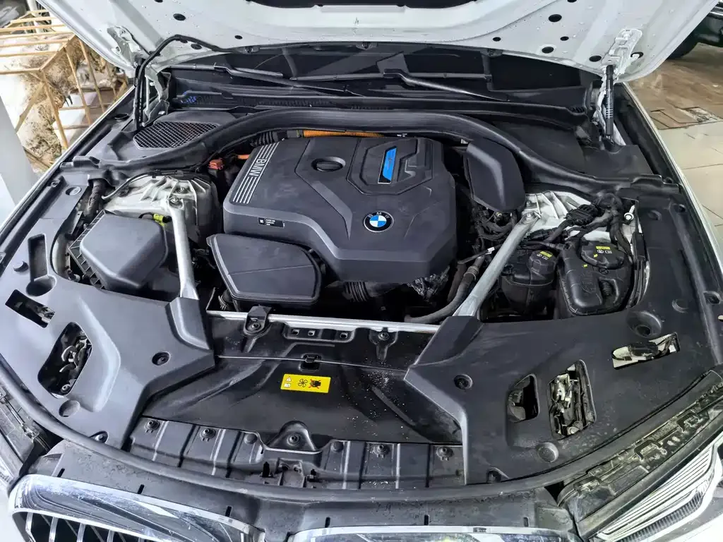 BMW 5 Series New Energy — фото 2