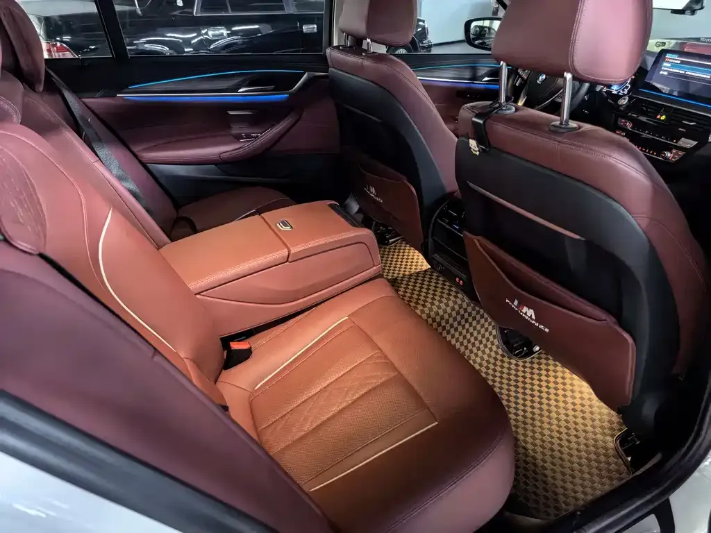 BMW 5 Series New Energy — фото 10