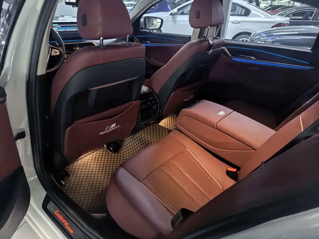 BMW 5 Series New Energy — фото 9