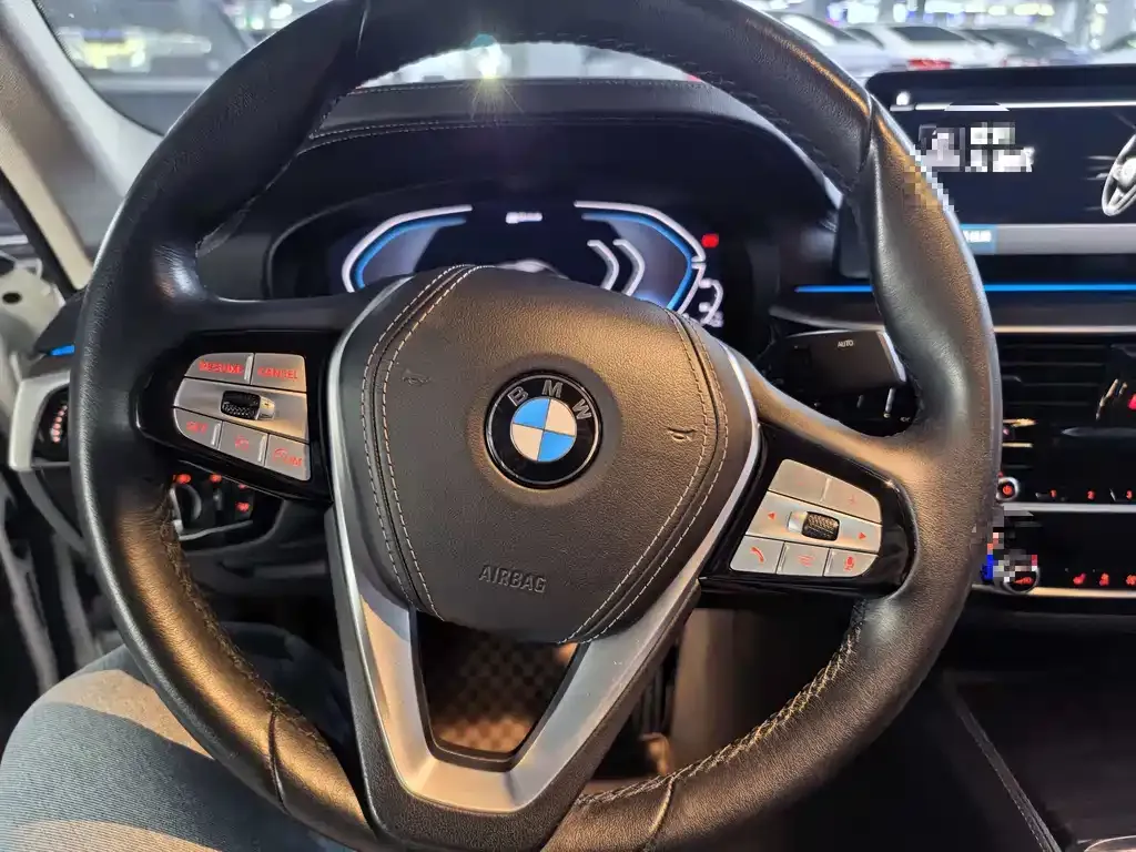 BMW 5 Series New Energy — фото 7