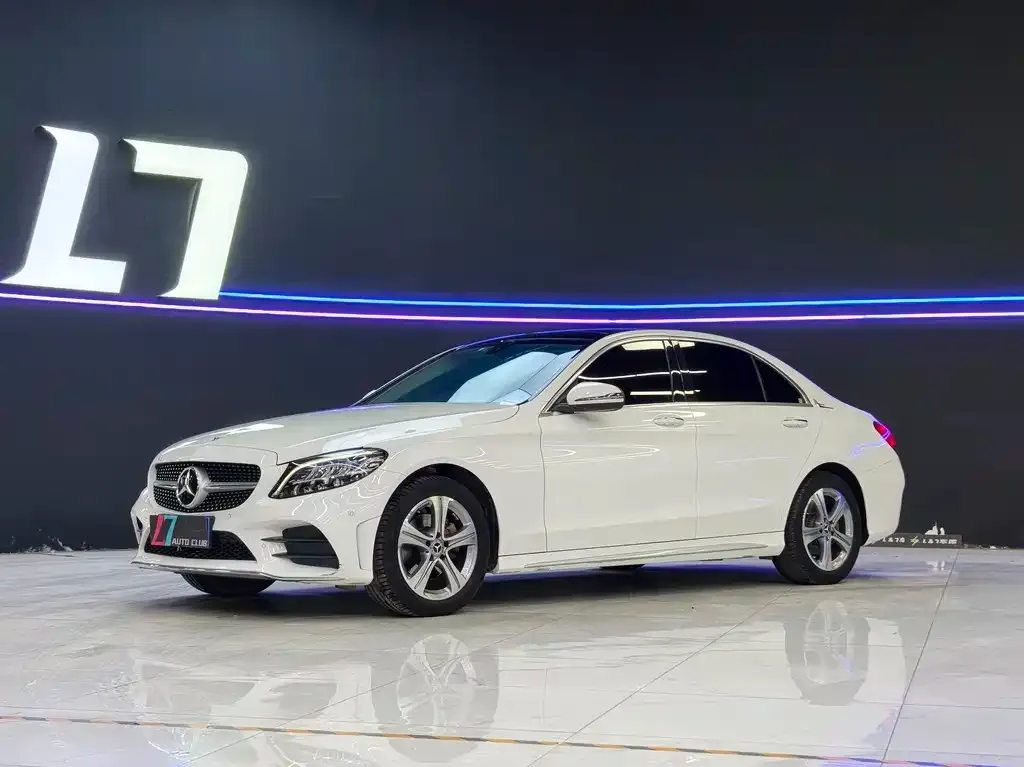 Mercedes-Benz C-Class — фото 1