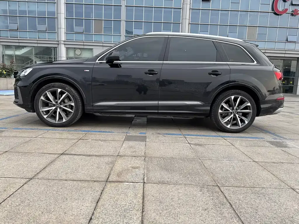 Audi Q7 — фото 7