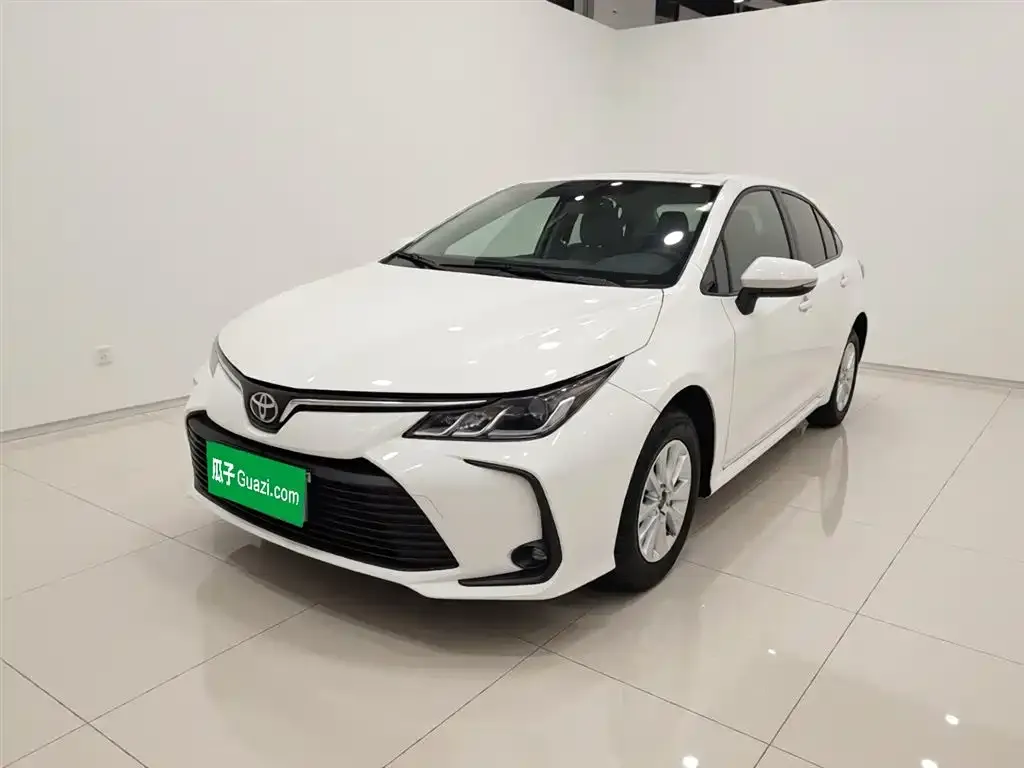 Toyota Corolla — фото 1