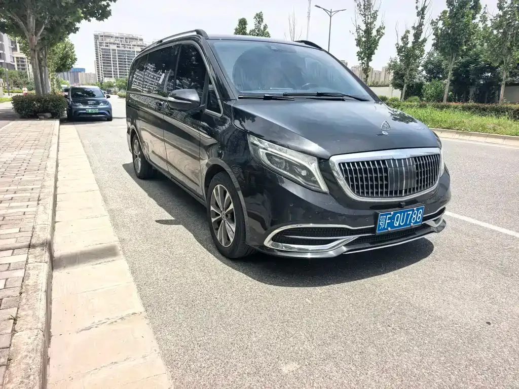 Mercedes-Benz V-Class — фото 10