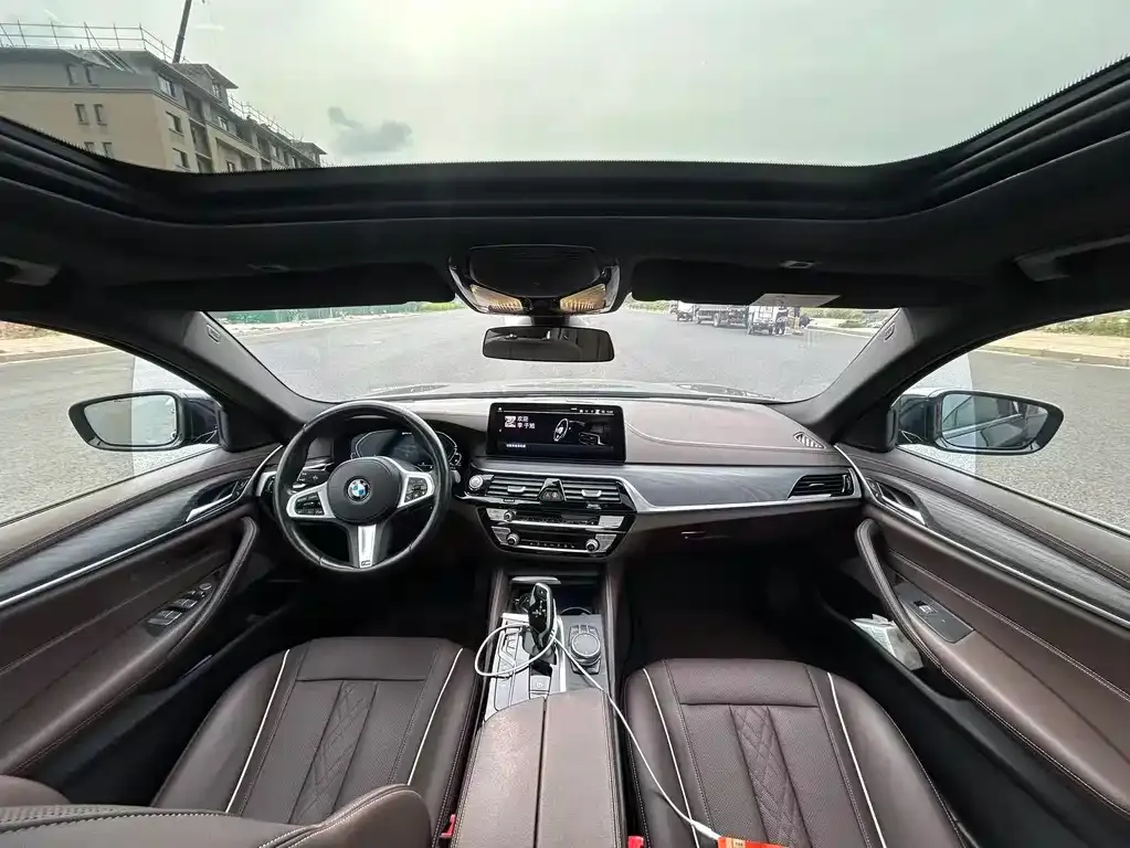BMW 5 Series New Energy — фото 10