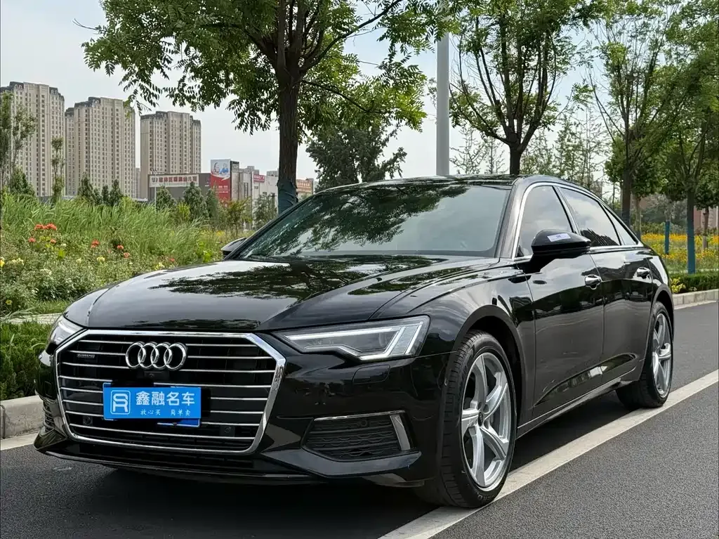 Audi A6L — фото 1