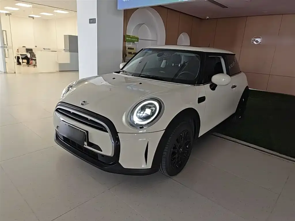 MINI Cooper (3-door) — фото 1