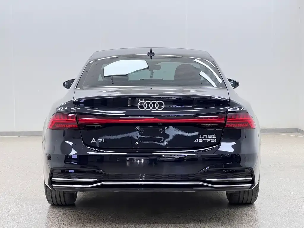 Audi A7L — фото 7
