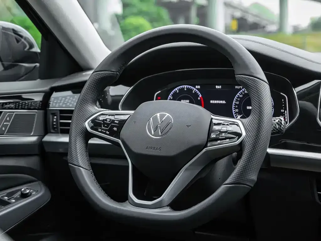 Volkswagen Passat — фото 9