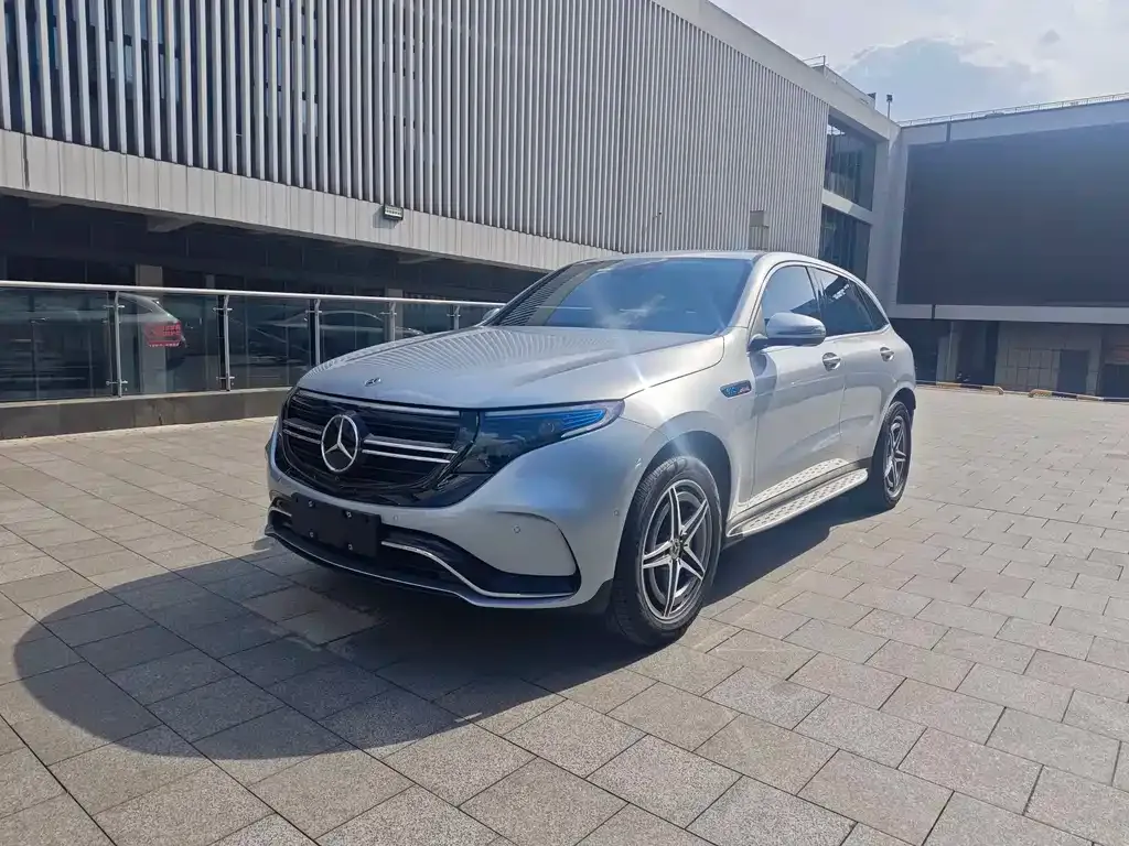 Mercedes-Benz EQC — фото 1