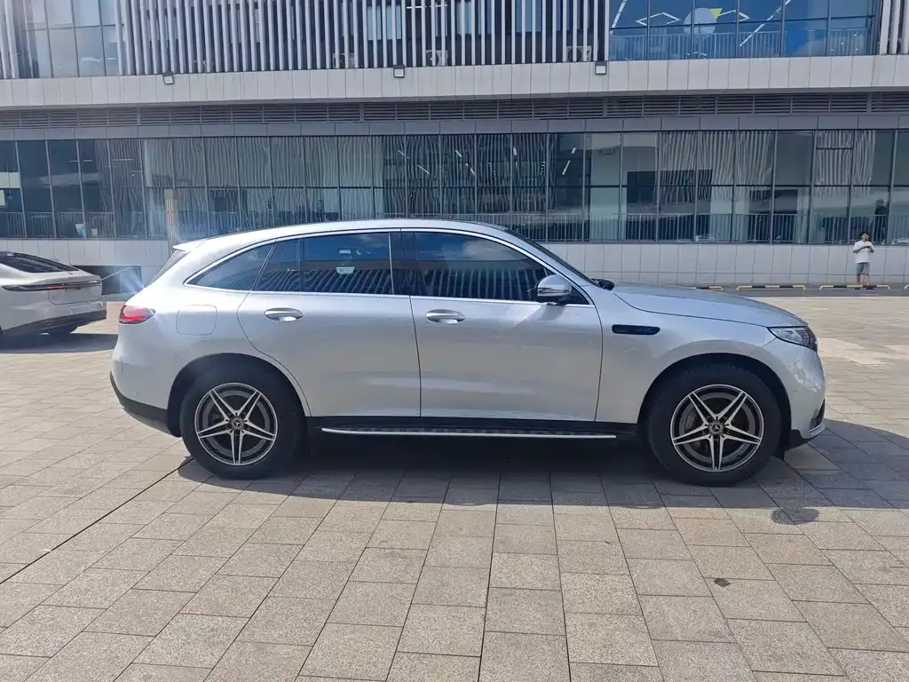Mercedes-Benz EQC — фото 3