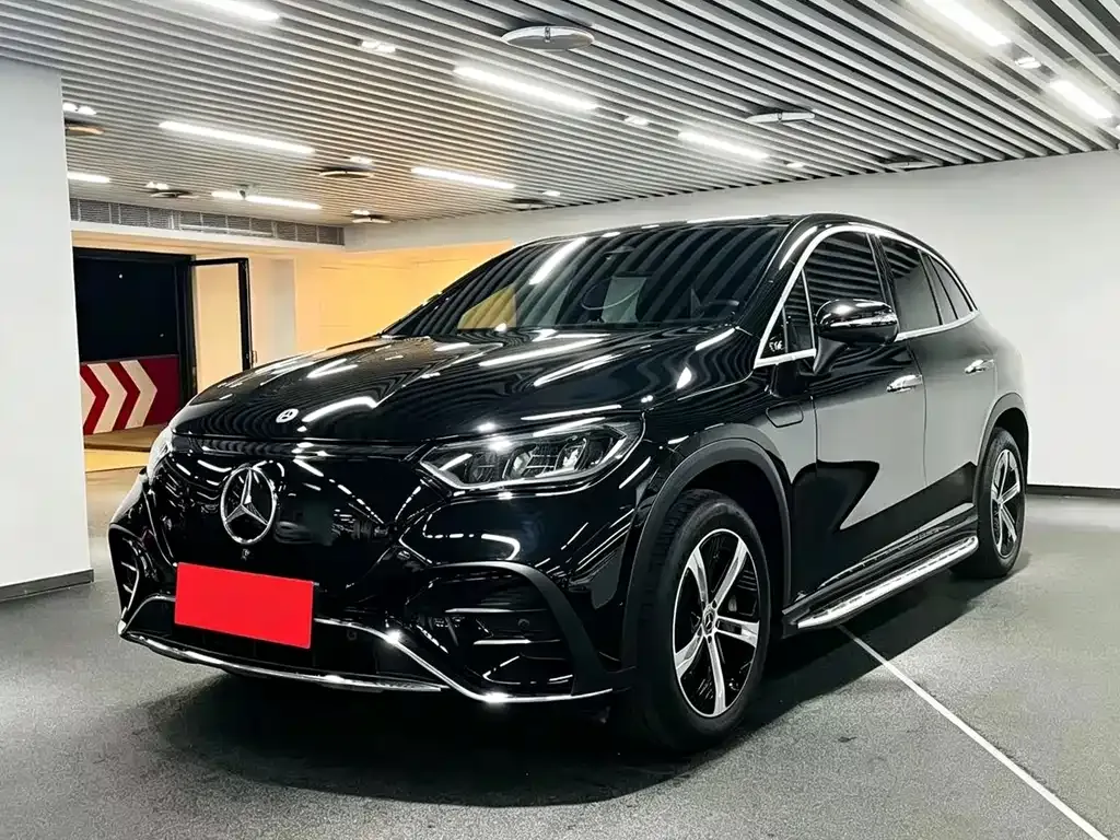 Mercedes-Benz EQE SUV — фото 1