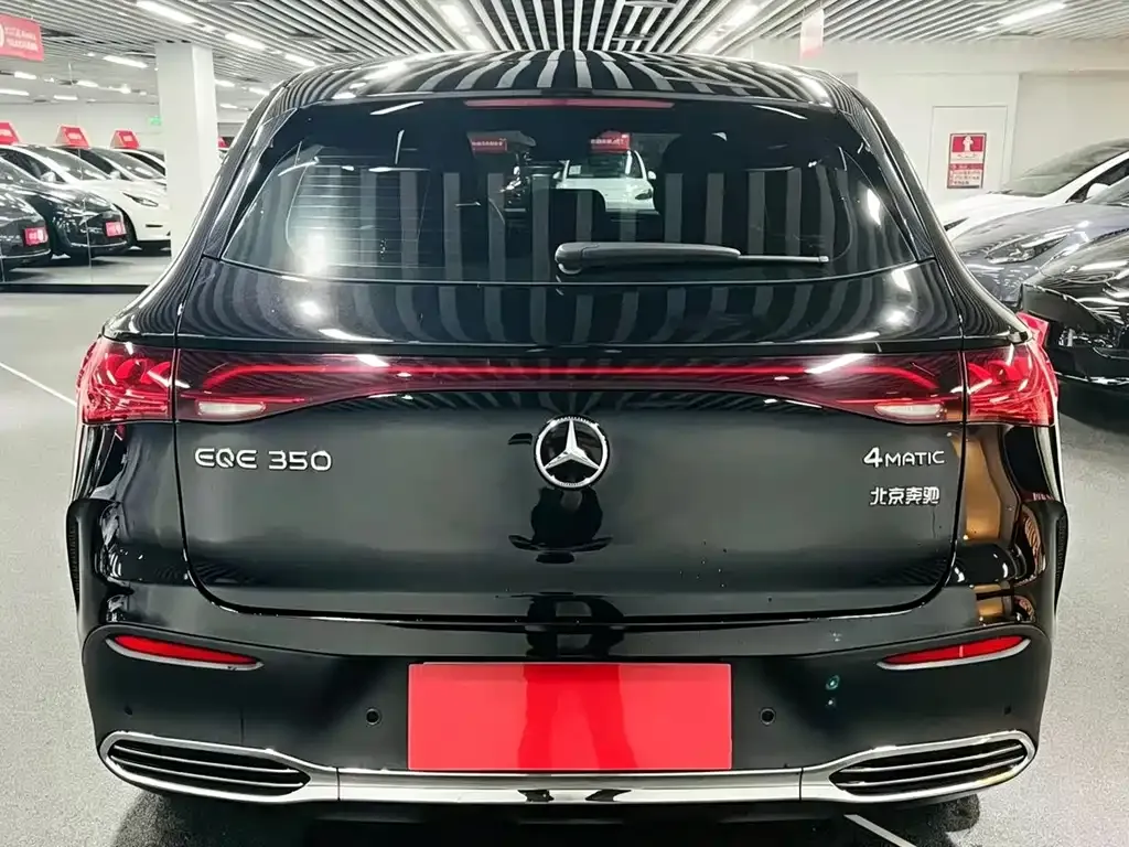 Mercedes-Benz EQE SUV — фото 6
