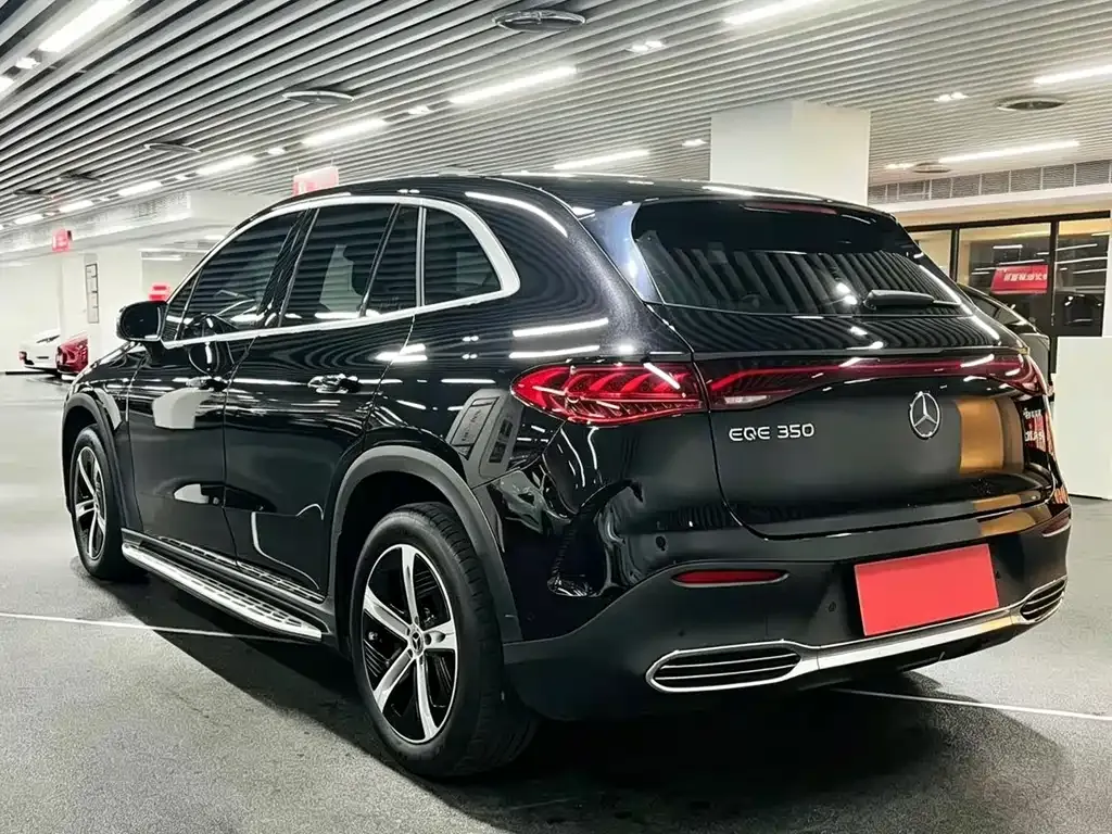 Mercedes-Benz EQE SUV — фото 9