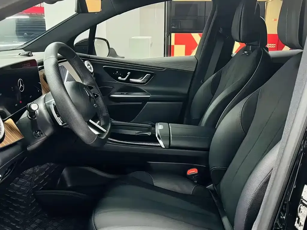 Mercedes-Benz EQE SUV — фото 2