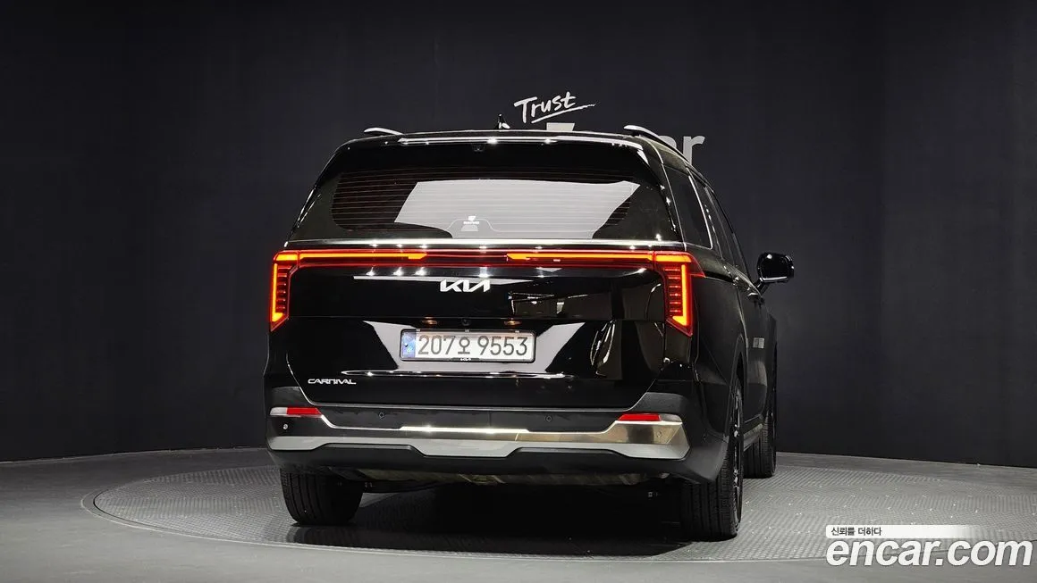 Kia Carnival — фото 10