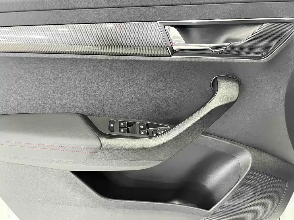 Skoda Karoq — фото 9