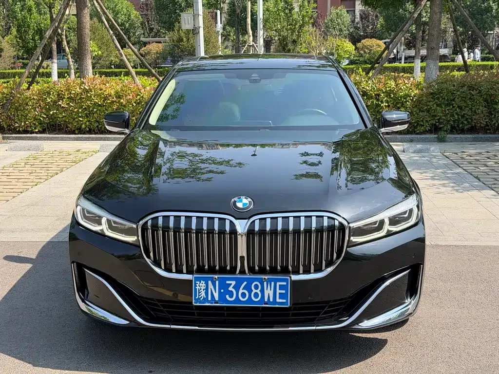 BMW 7 Series — фото 8