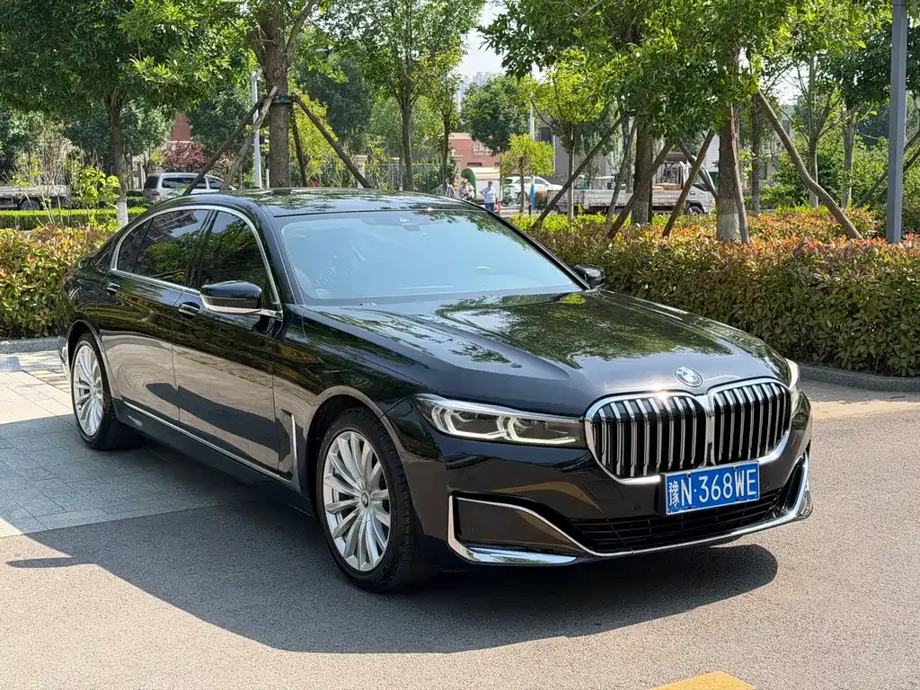 BMW 7 Series — фото 10