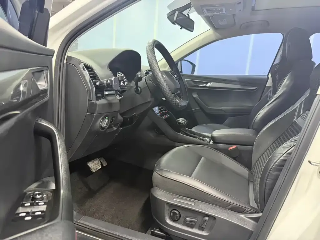 Skoda Karoq — фото 9