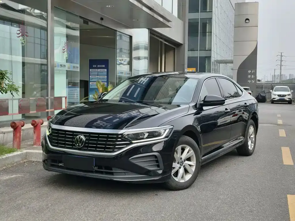 Volkswagen Passat — фото 1