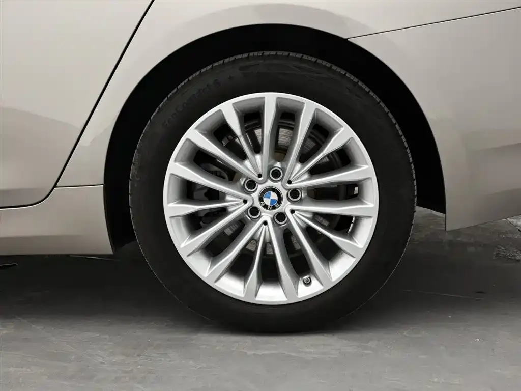 BMW 5 Series New Energy — фото 2