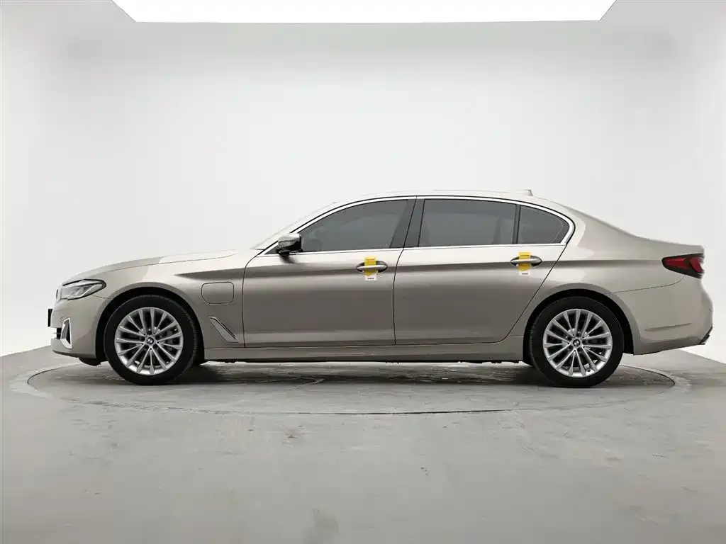 BMW 5 Series New Energy — фото 5