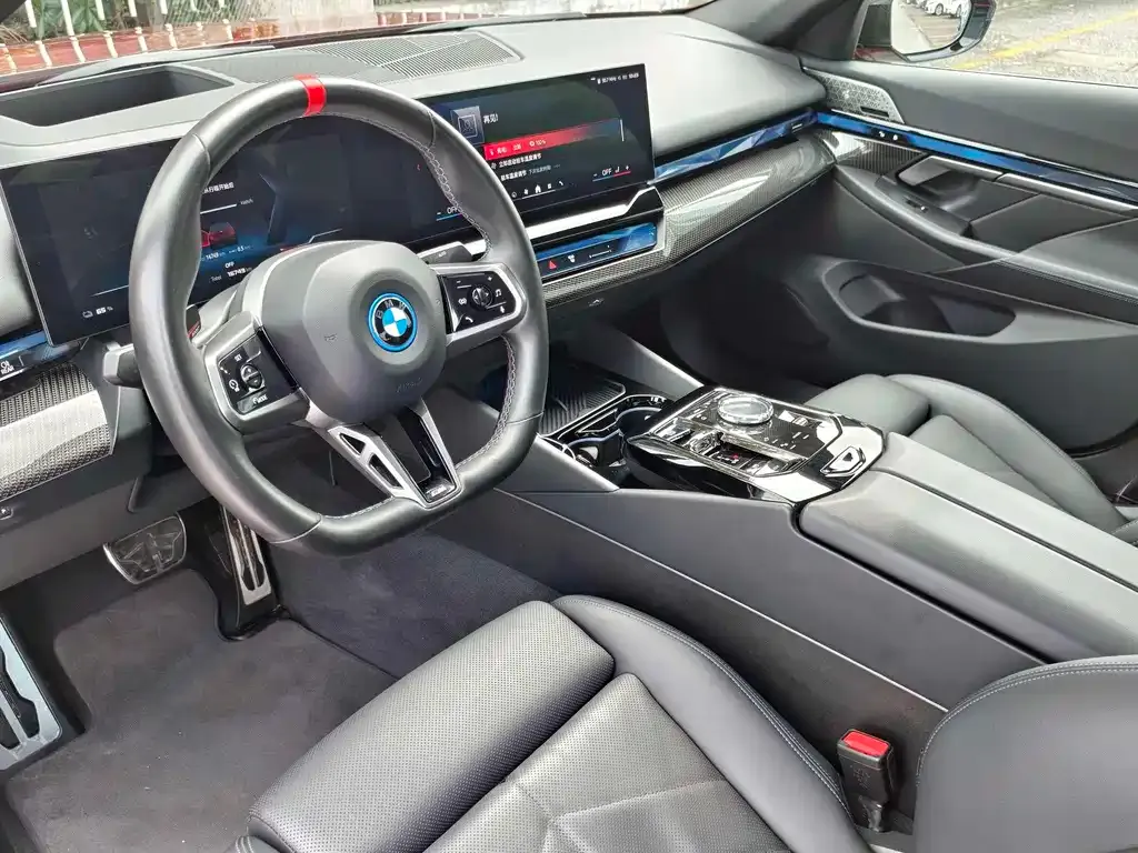 BMW i5 M60 — фото 3